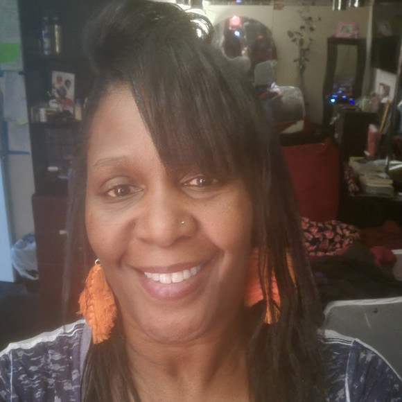 Meet your Posher, Stephanie - Picture 1 of 1